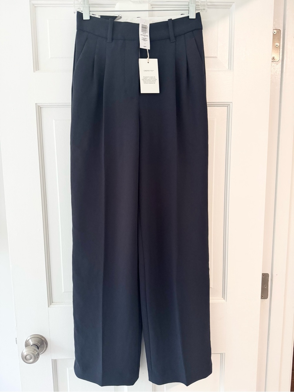 Aritzia Effortless Crepette Pants - Navy